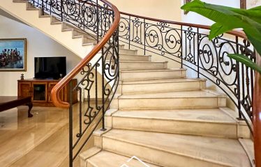 HOUSE FOR SALE – [MENTENG]